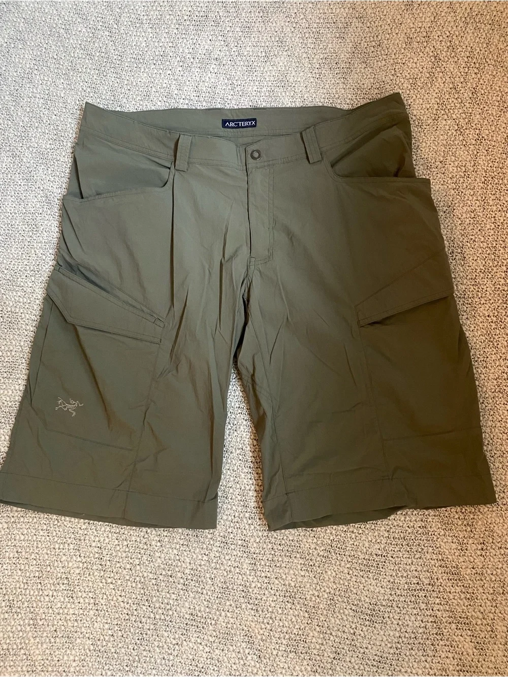 Arcteryx Rampart Shorts Mens Size 38 Olive Green Cargo Hiking Climbing Gorpcore
